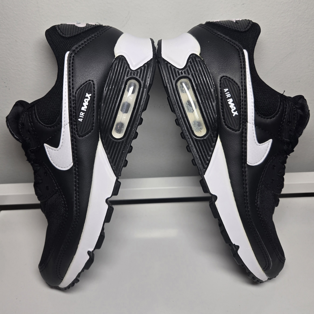 Nike Air Max 90 Black and White Athletic Shoes Sz 8.5
